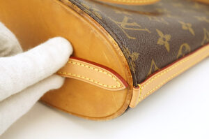 ルイ ヴィトン直営店での修理代 いくらくらい 気になるリペア費用の参考記事です 随時 追加中 Kojiya