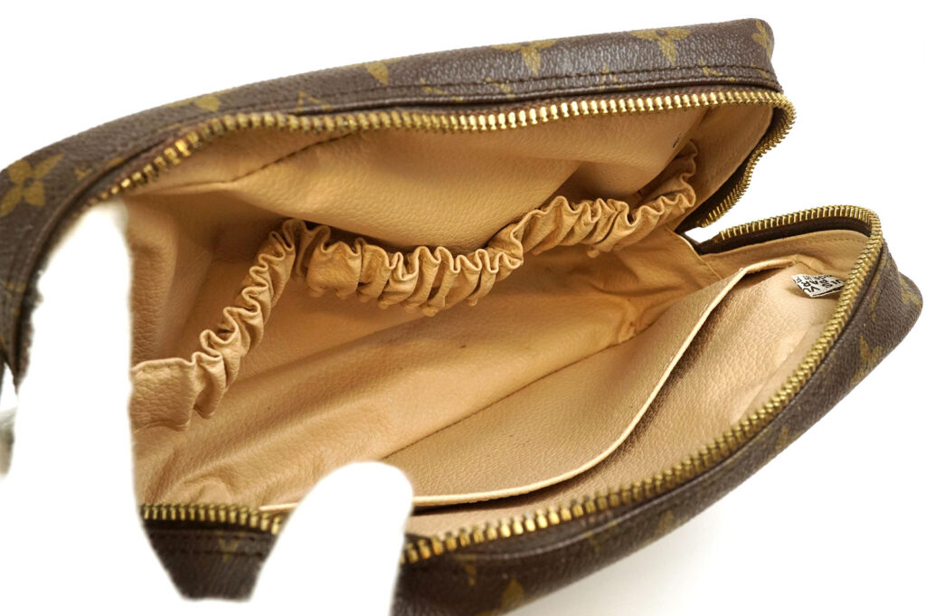 ん？何かが変わった…？ ルイ ・ヴィトン トゥルーストワレットの 